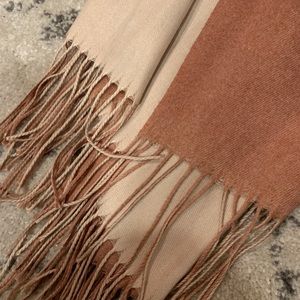 ⭐️3 for $12 Super soft fawn colored pashmina scarf